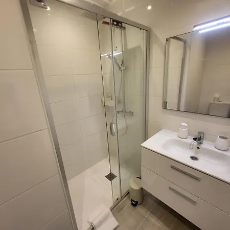 Ocean View 3 *